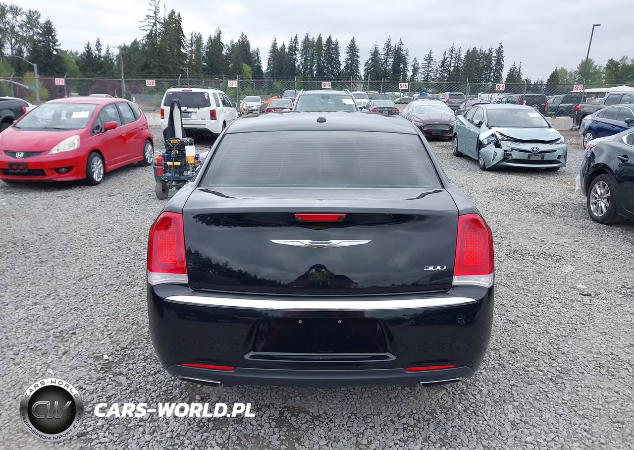 2015 Chrysler 300 Touring VIN:2C3CCAAG0FH828595 - 16