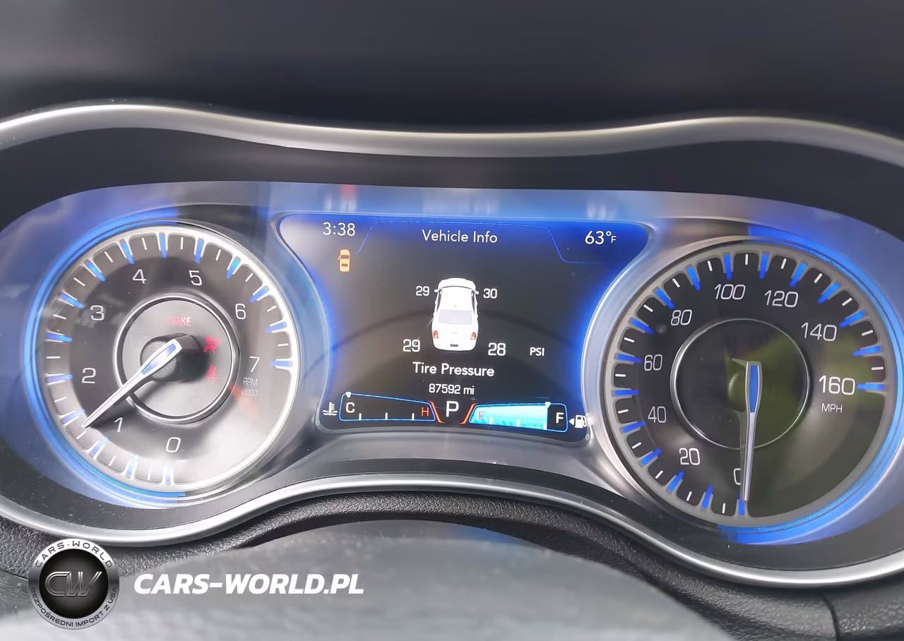 2015 Chrysler 300 Touring VIN:2C3CCAAG0FH828595 - 7
