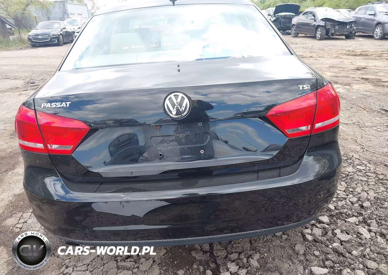 2015 Volkswagen Passat 1.8T Limited Edition VIN:1VWAT7A31FC094634 - 17