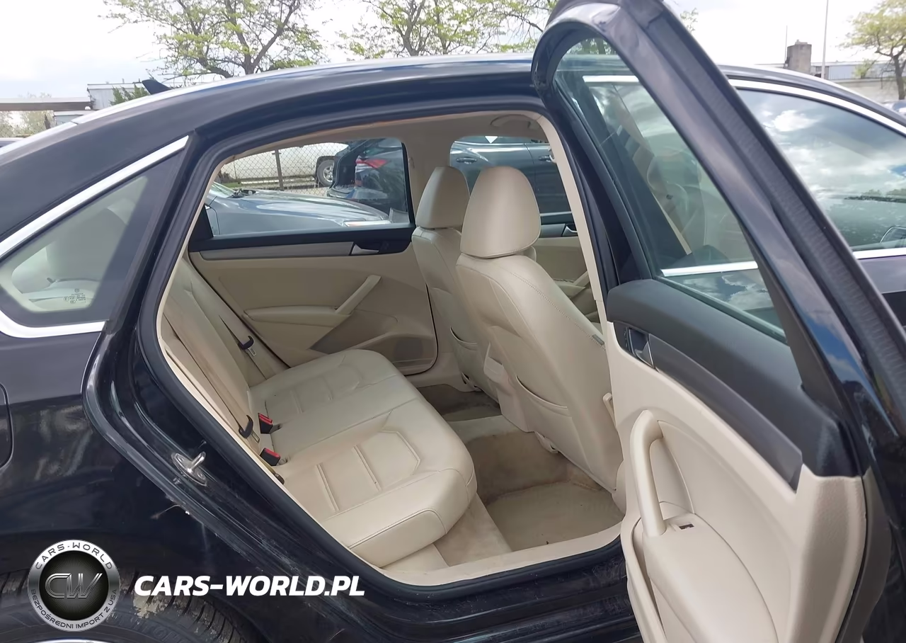 2015 Volkswagen Passat 1.8T Limited Edition VIN:1VWAT7A31FC094634 - 8