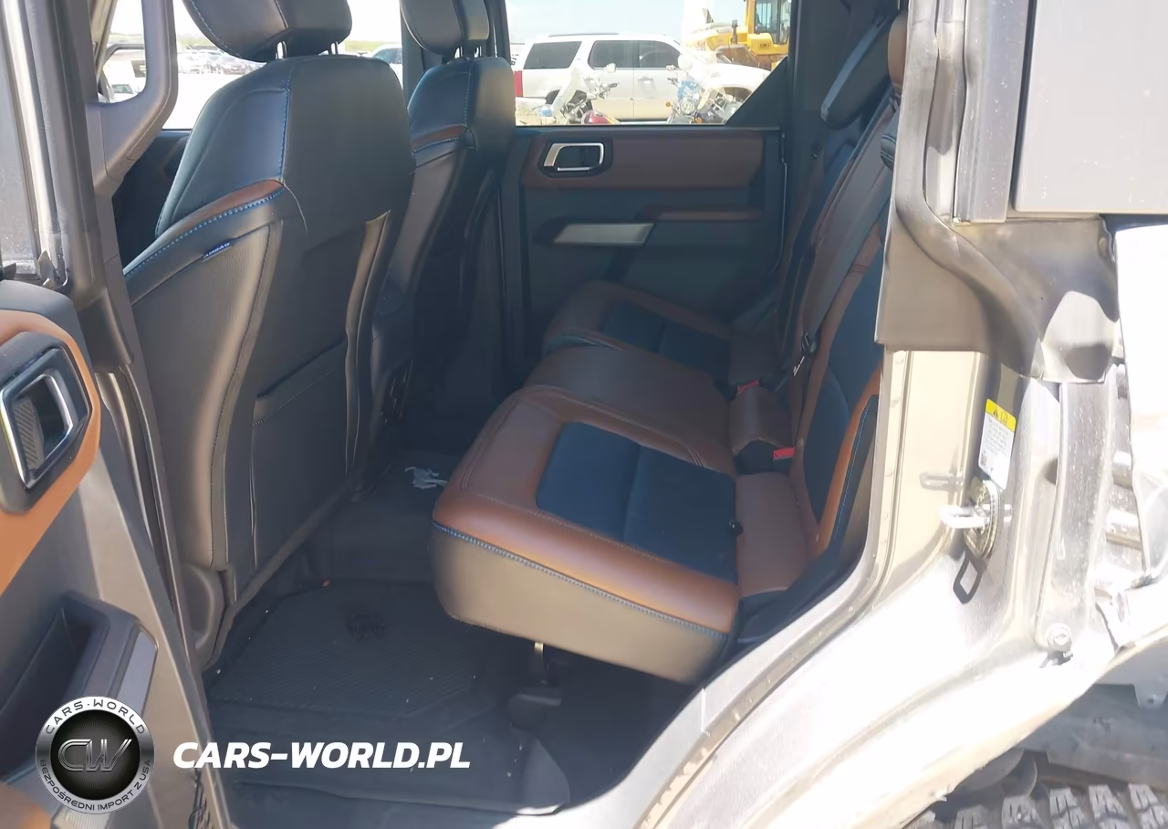 2023 Ford Bronco Outer Banks VIN:1FMEE5DP6PLB48198 - 8