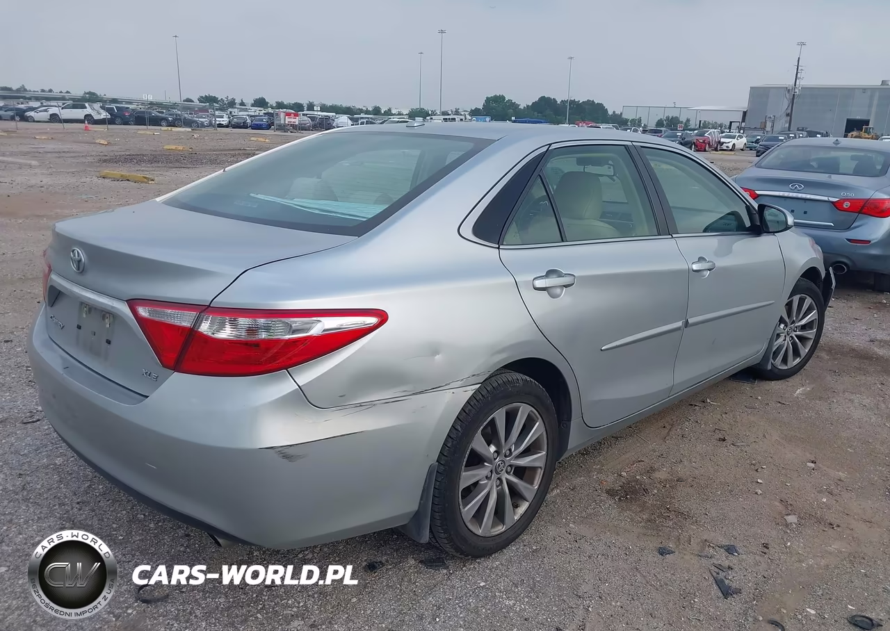 2015 Toyota Camry Xle VIN:4T1BF1FK8FU892923 - 4