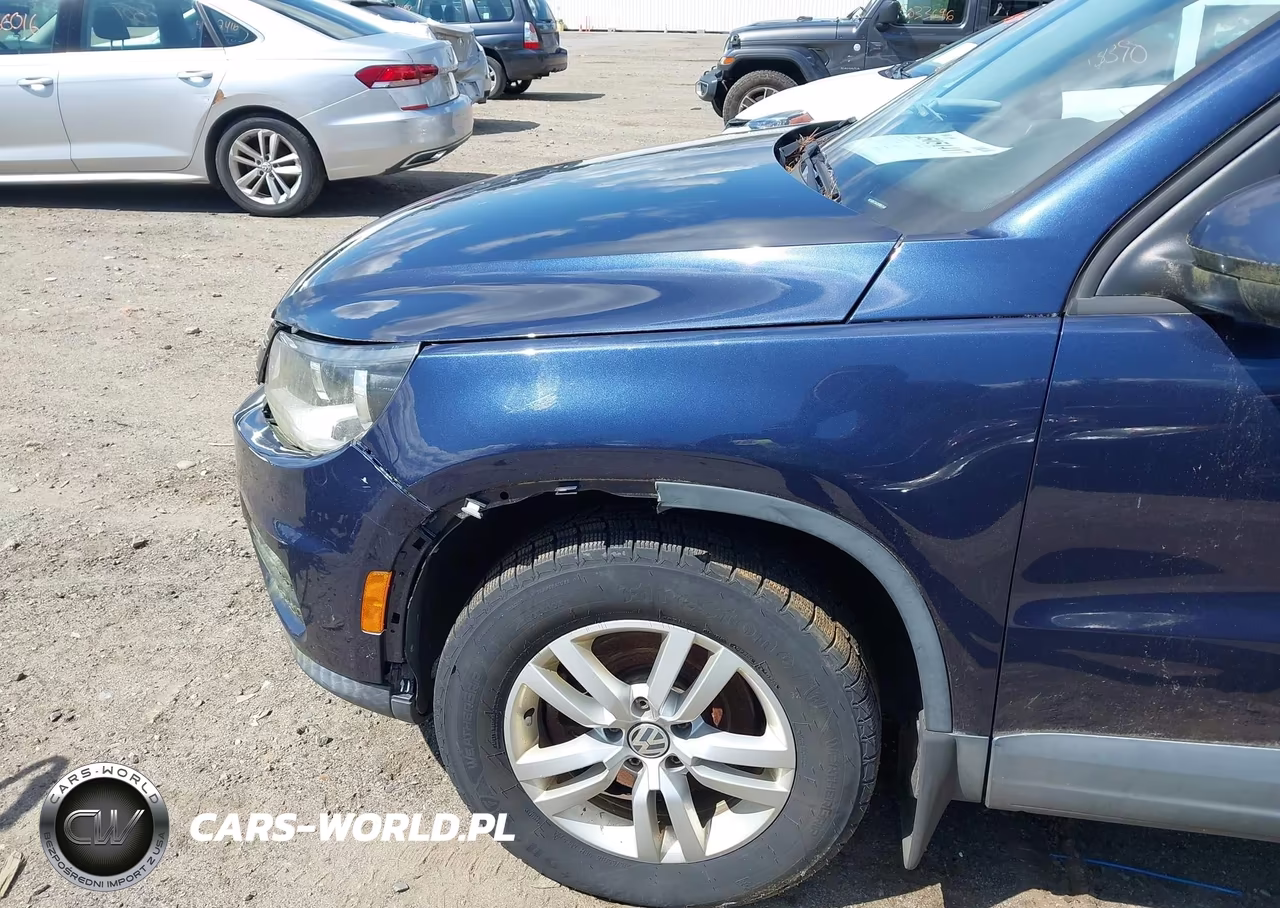 2015 Volkswagen Tiguan S VIN:WVGBV7AX3FW574480 - 18
