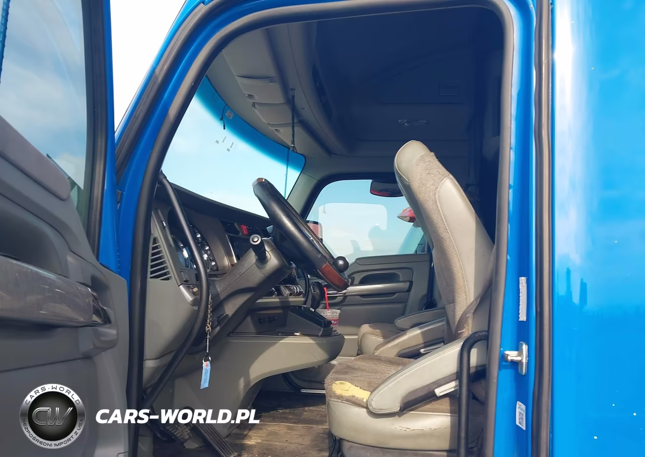 2018 Kenworth T680 VIN:1XKYDP9X3JJ199304 - 6