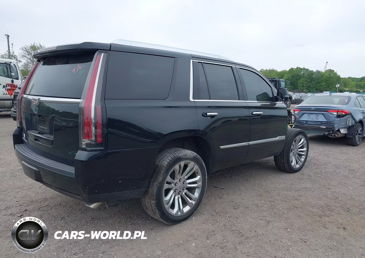 2018 Cadillac Escalade Luxury VIN:1GYS4BKJ5JR281881 - 4