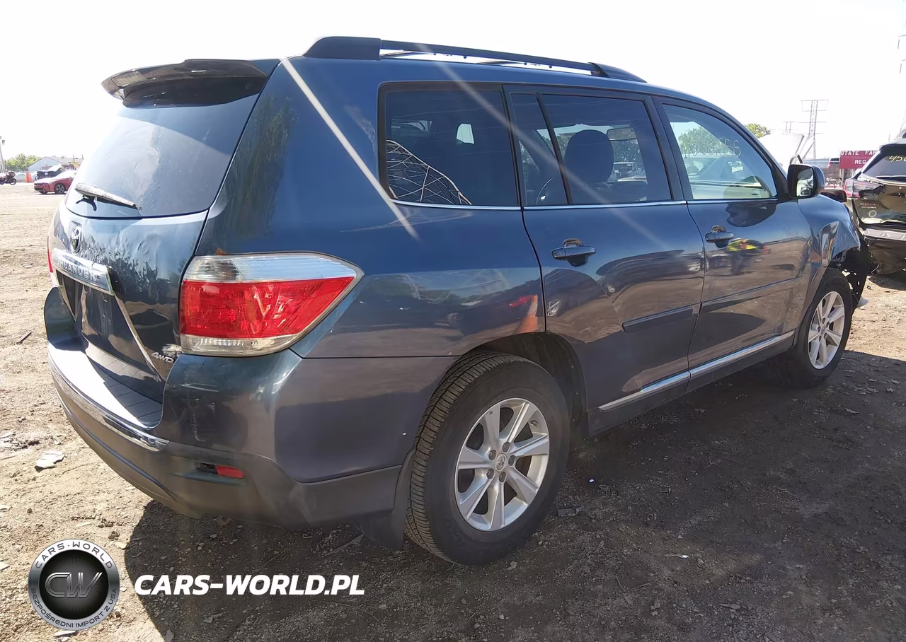 2011 Toyota Highlander Se V6 VIN:5TDBK3EHXBS075680 - 4