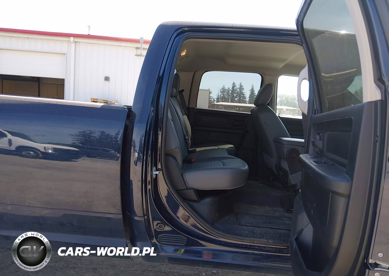 2018 Ram 2500 Tradesman 4X4 8' Box VIN:3C6TR5HT6JG375216 - 8