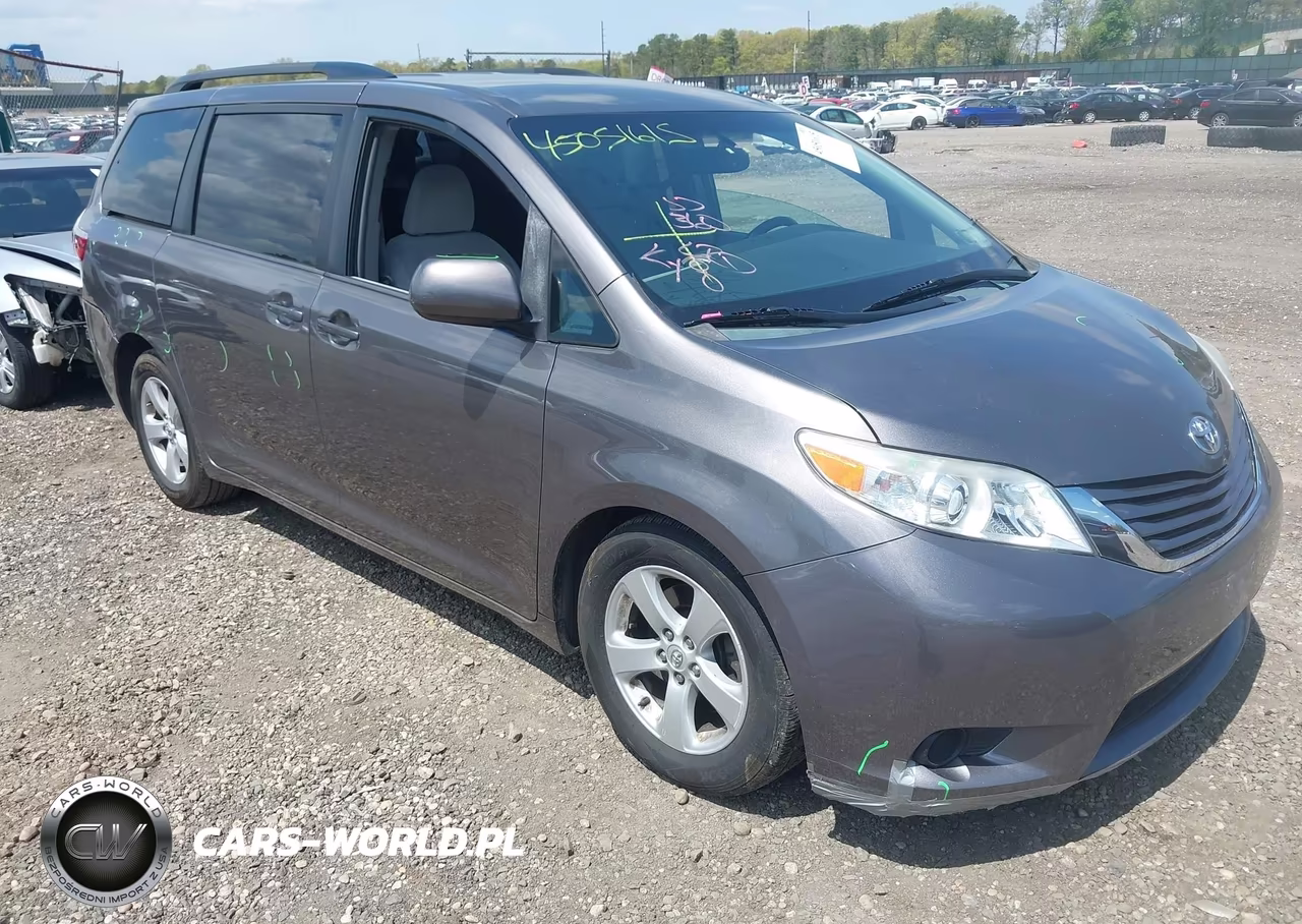 2015 Toyota Sienna Le 8 Passenger – zdjęcie 1 z 17