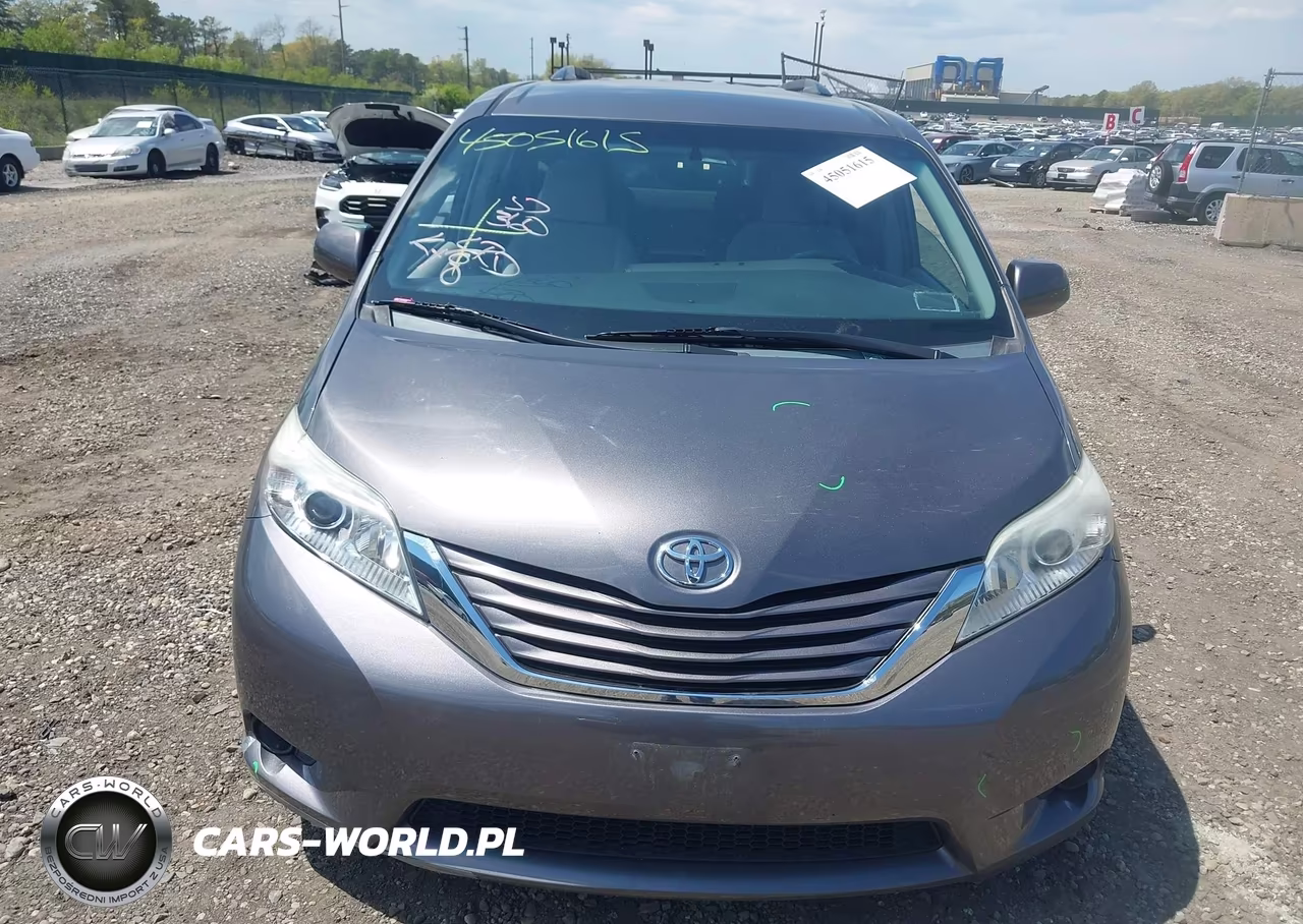 2015 Toyota Sienna Le 8 Passenger VIN:5TDKK3DC3FS543132 - 12