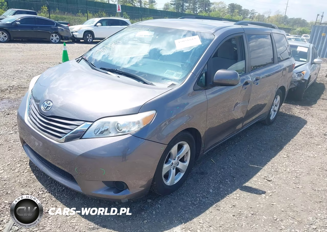 2015 Toyota Sienna Le 8 Passenger VIN:5TDKK3DC3FS543132 - 2
