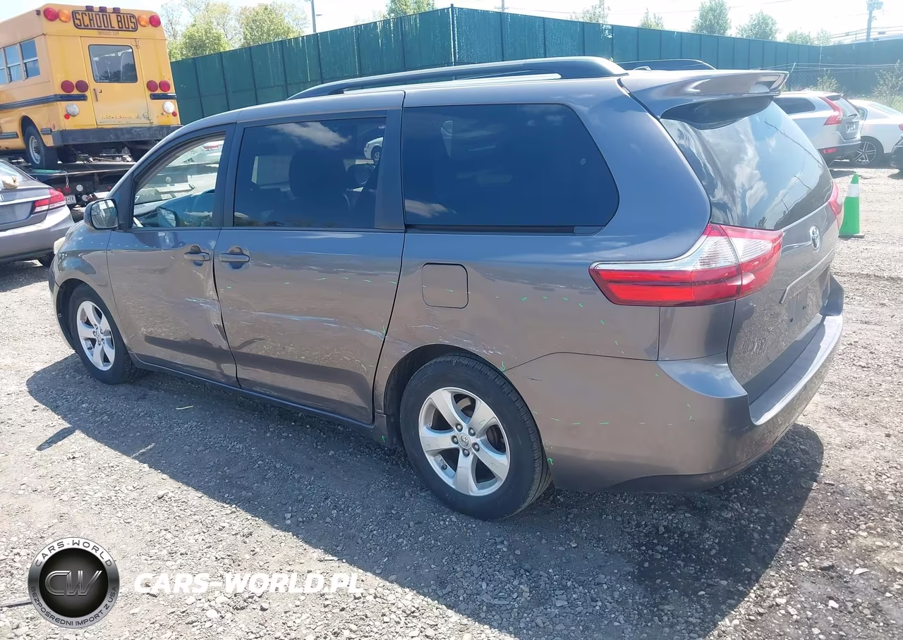 2015 Toyota Sienna Le 8 Passenger VIN:5TDKK3DC3FS543132 - 3