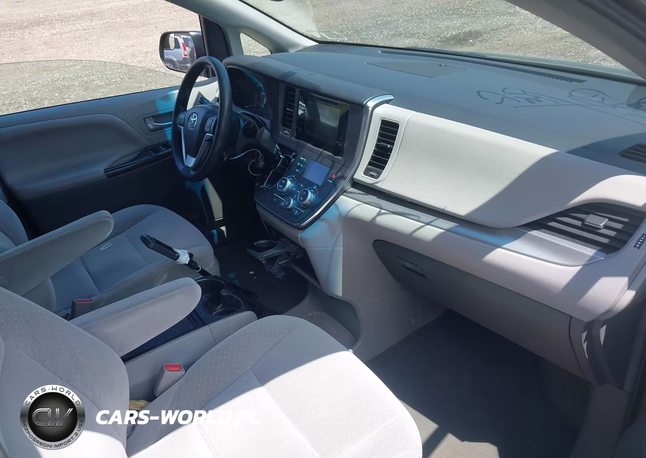 2015 Toyota Sienna Le 8 Passenger VIN:5TDKK3DC3FS543132 - 5