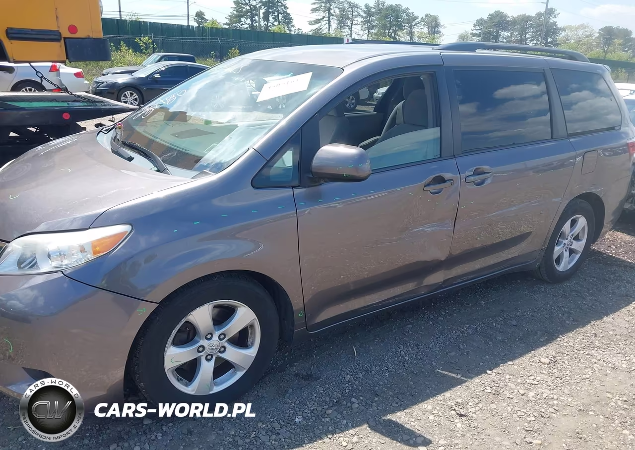 2015 Toyota Sienna Le 8 Passenger VIN:5TDKK3DC3FS543132 - 6