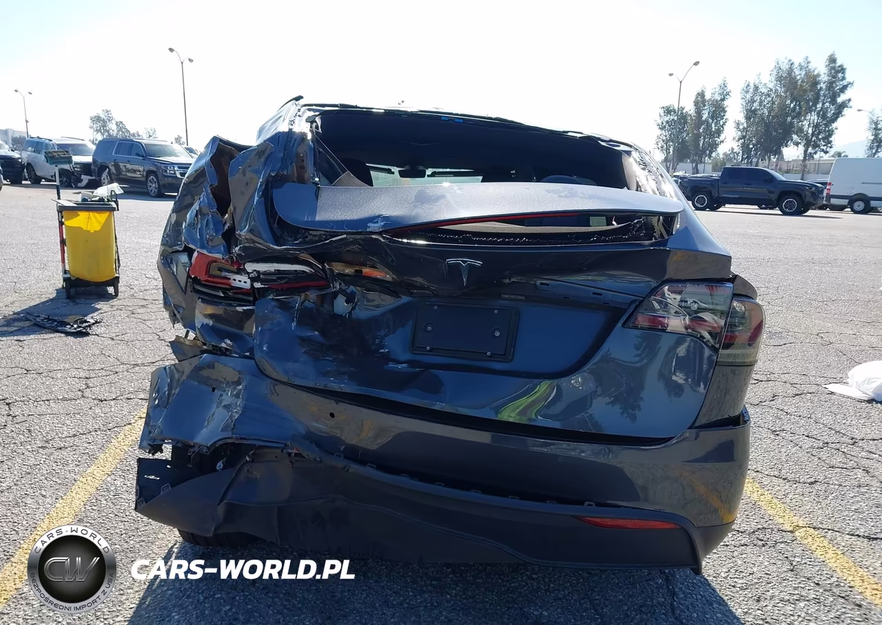 2022 Tesla Model X Dual Motor All-Wheel Drive VIN:7SAXCBE56NF334115 - 16