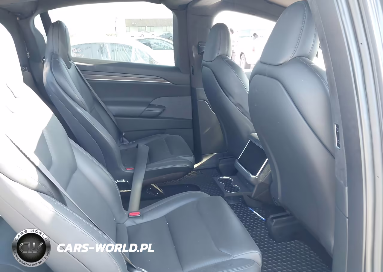 2022 Tesla Model X Dual Motor All-Wheel Drive VIN:7SAXCBE56NF334115 - 8