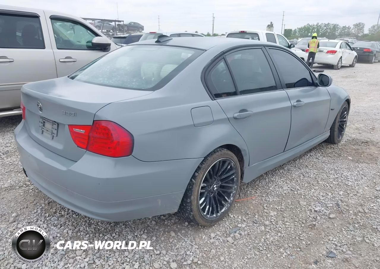 2011 BMW 328I xDrive VIN:WBAPK7G58BNN71189 - 4