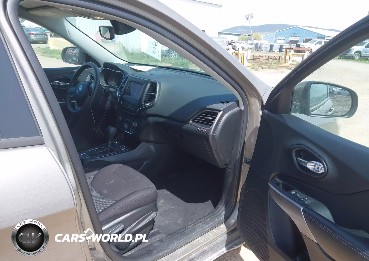 2021 Jeep Cherokee Latitude 4X4 VIN:1C4PJMCB3MD242750 - 5