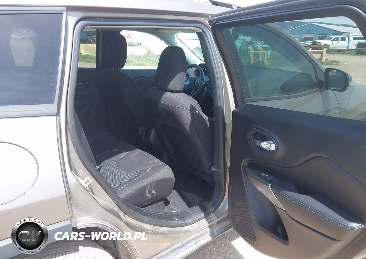 2021 Jeep Cherokee Latitude 4X4 VIN:1C4PJMCB3MD242750 - 8