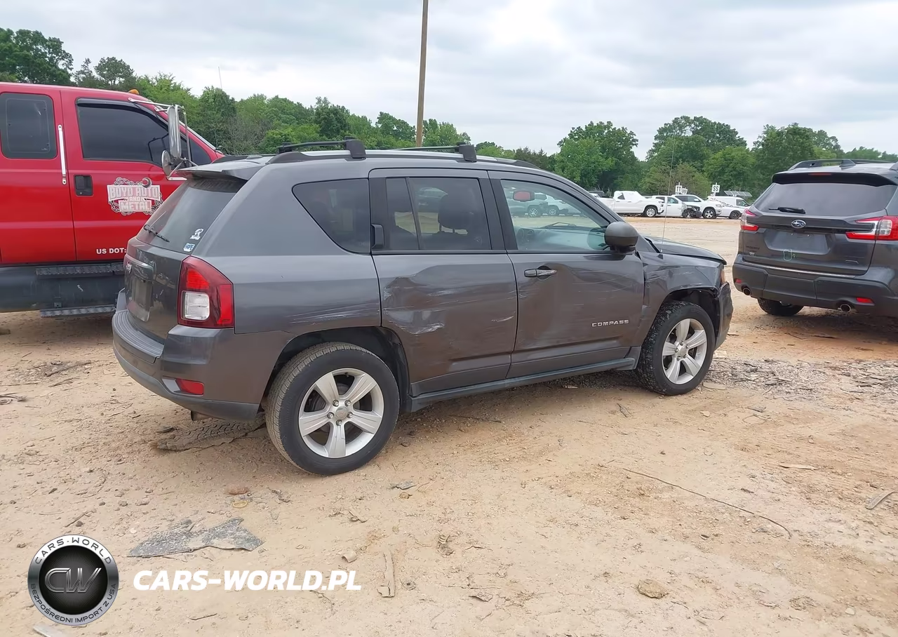 2016 Jeep Compass Sport VIN:1C4NJCBAXGD666103 - 4