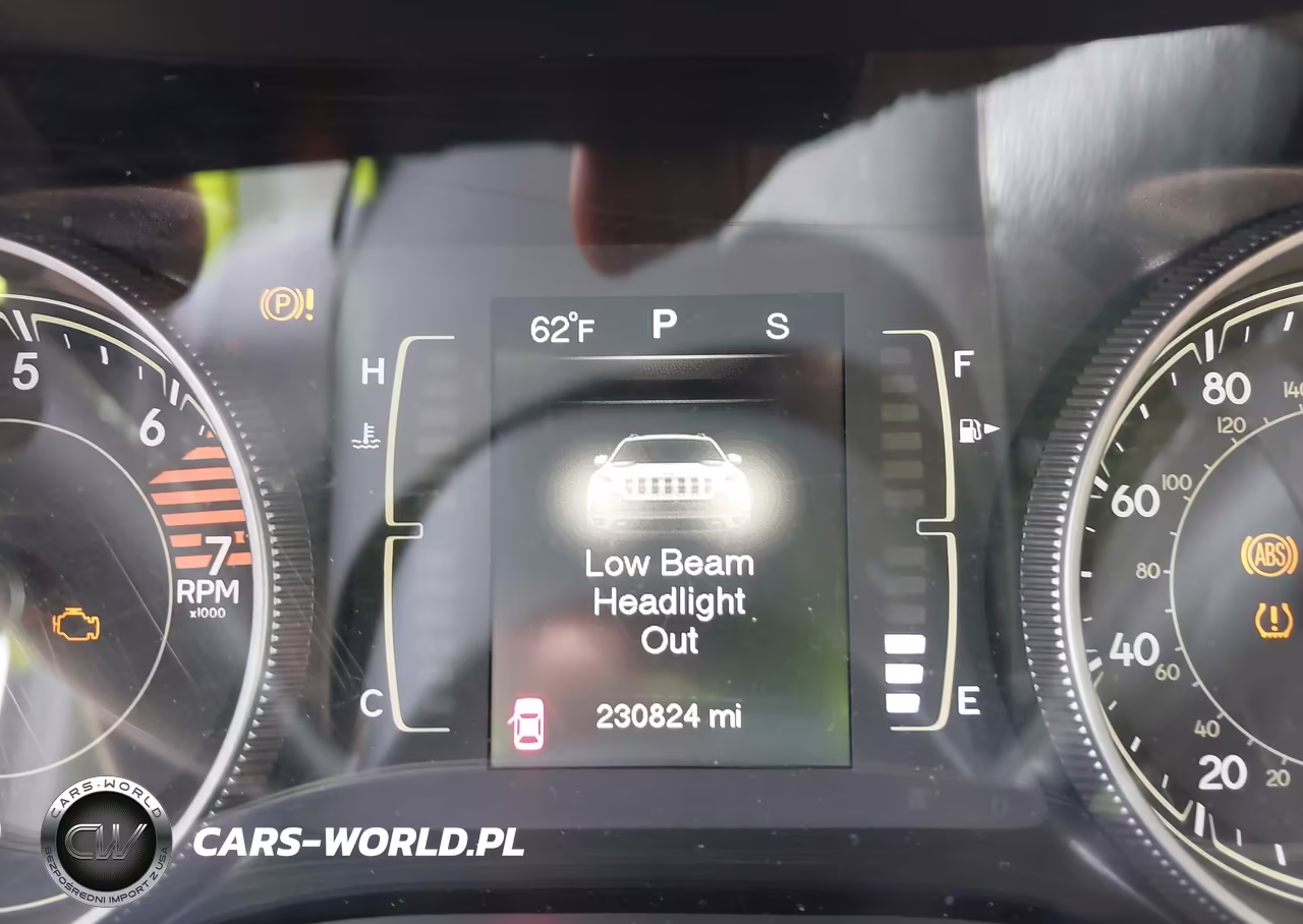 2016 Jeep Cherokee Sport VIN:1C4PJMAB5GW245533 - 15