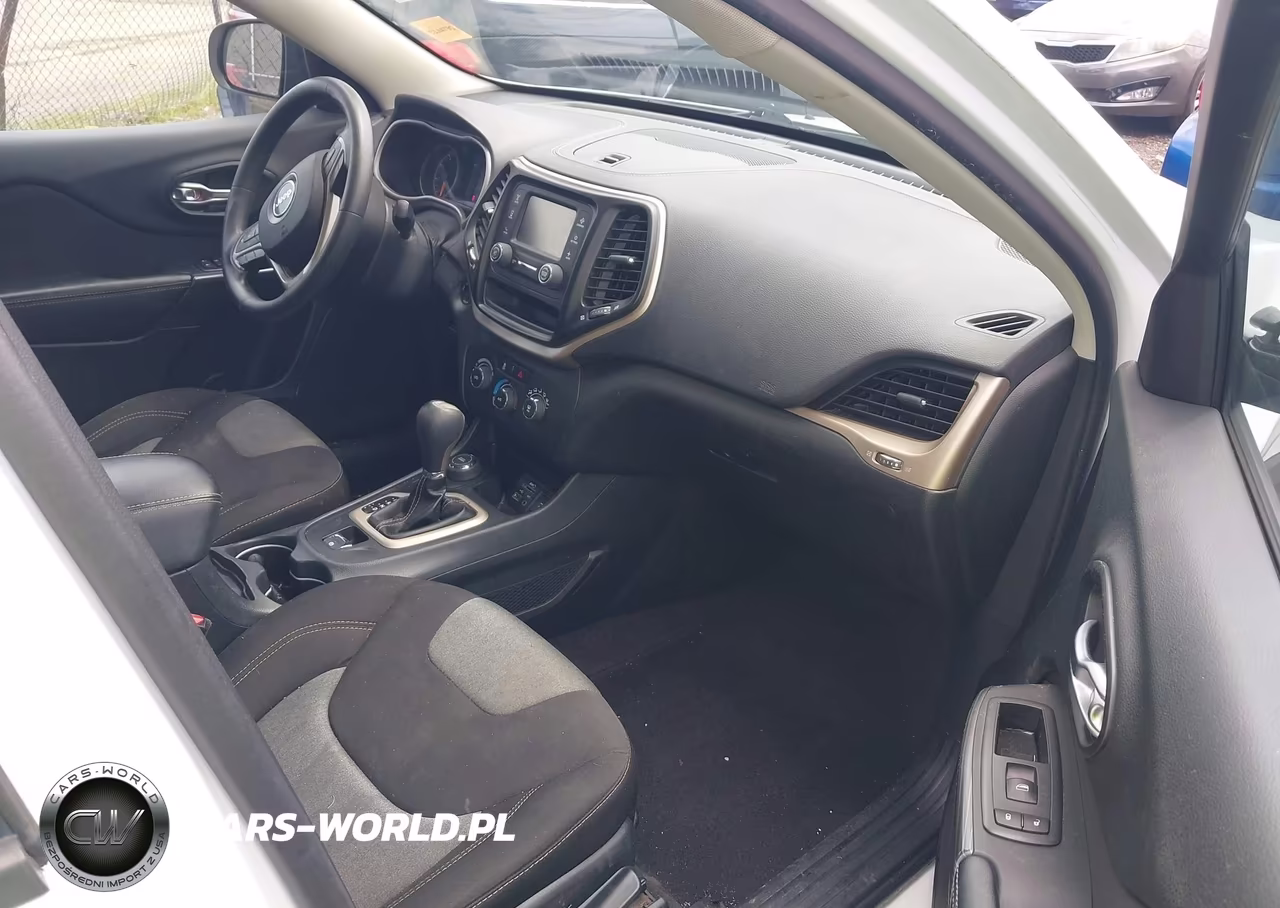 2016 Jeep Cherokee Sport VIN:1C4PJMAB5GW245533 - 5