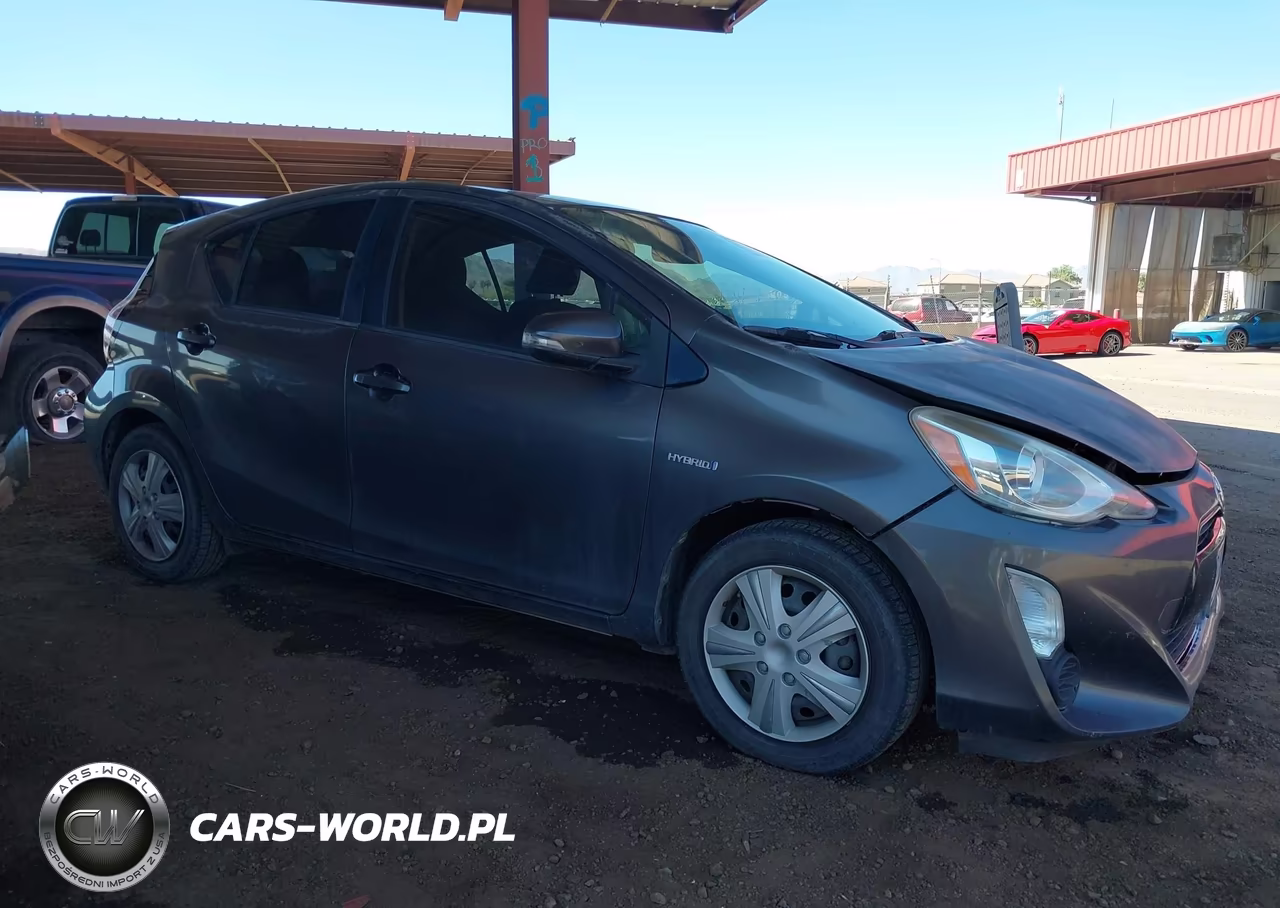 2015 Toyota Prius C Two VIN:JTDKDTB35F1580385 - 13