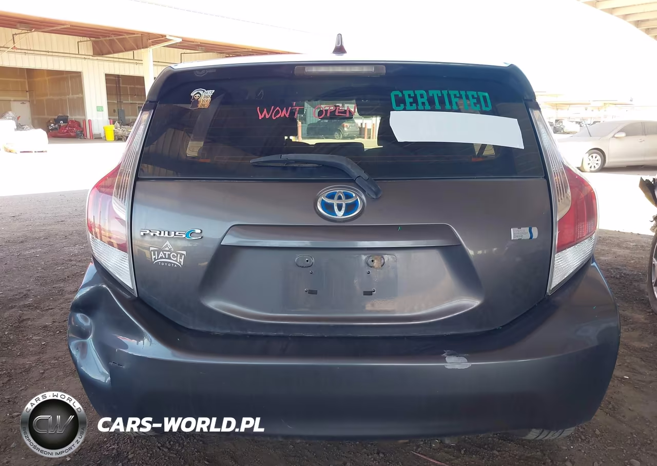 2015 Toyota Prius C Two VIN:JTDKDTB35F1580385 - 16