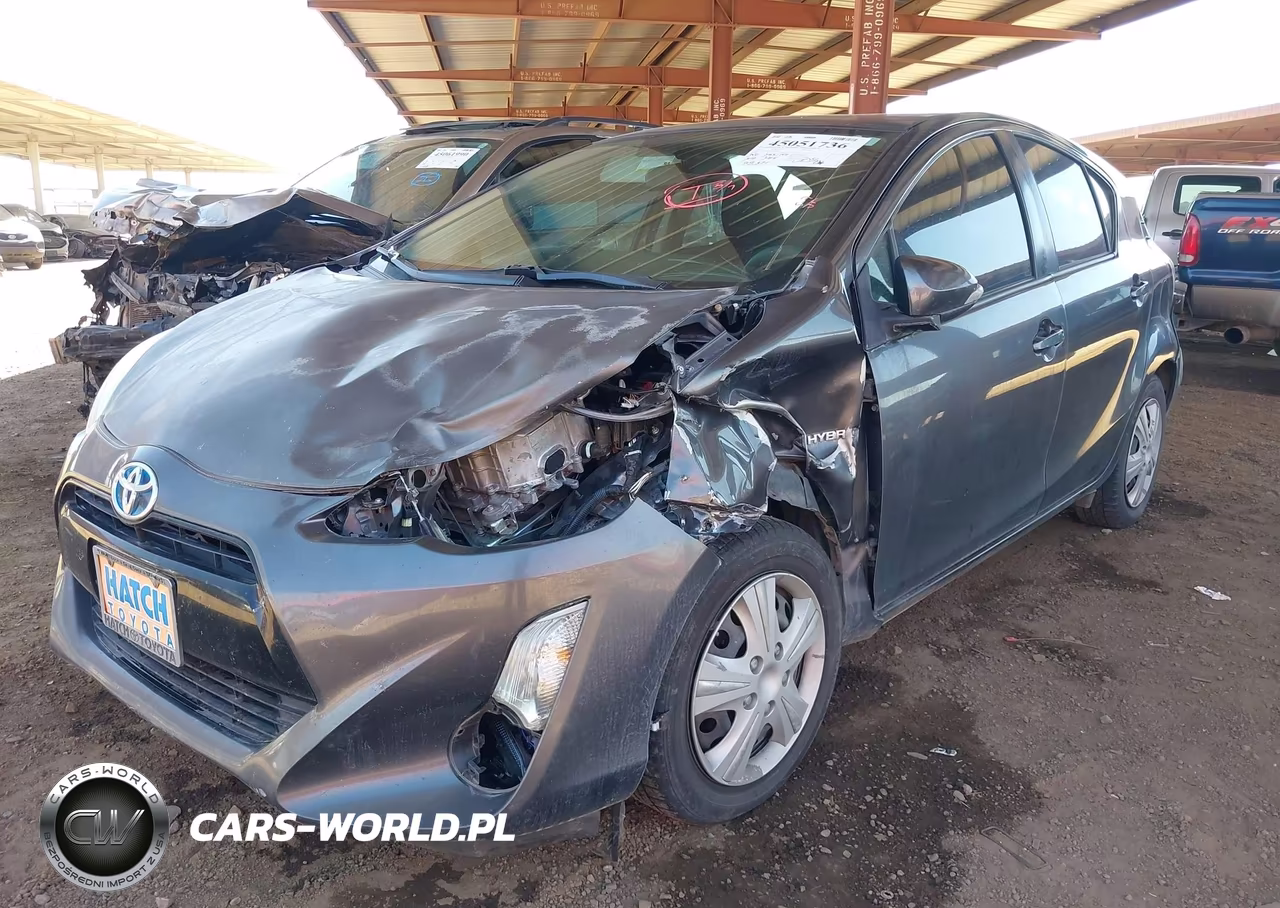 2015 Toyota Prius C Two VIN:JTDKDTB35F1580385 - 6