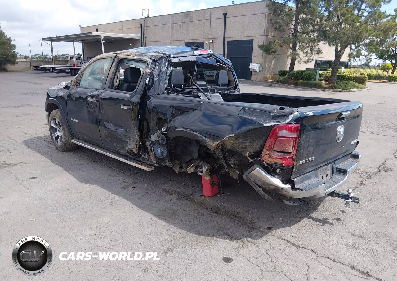 2019 Ram 1500 Laramie 4X4 5'7 Box VIN:1C6RRFJG7KN887279 - 3