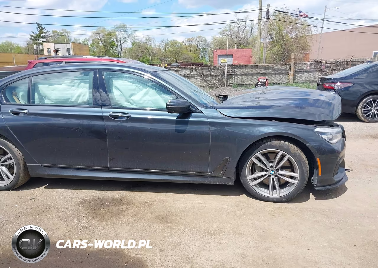 2019 BMW 750I xDrive VIN:WBA7F2C50KB240475 - 13