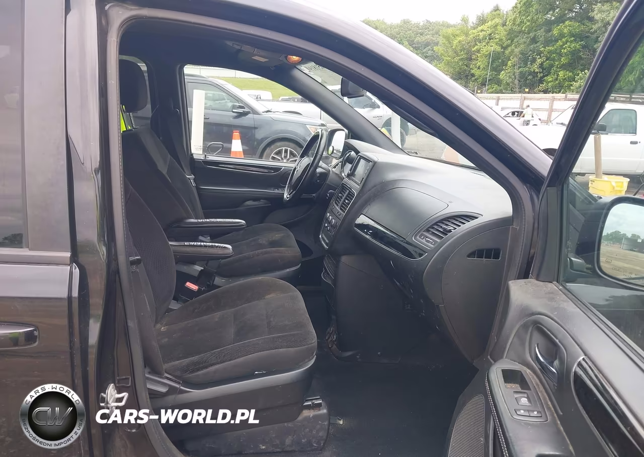 2018 Dodge Grand Caravan Se Plus VIN:2C4RDGBG7JR153495 - 5