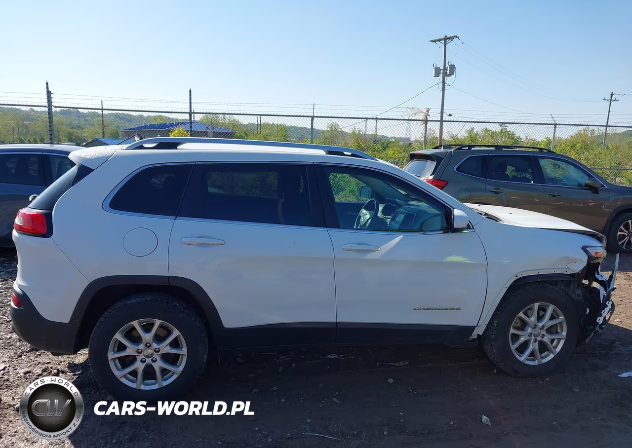 2016 Jeep Cherokee Latitude VIN:1C4PJMCS3GW195101 - 13