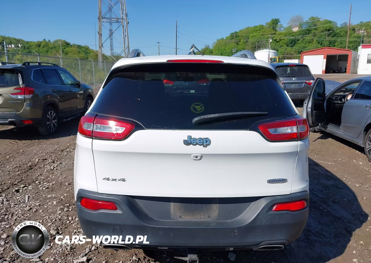 2016 Jeep Cherokee Latitude VIN:1C4PJMCS3GW195101 - 16