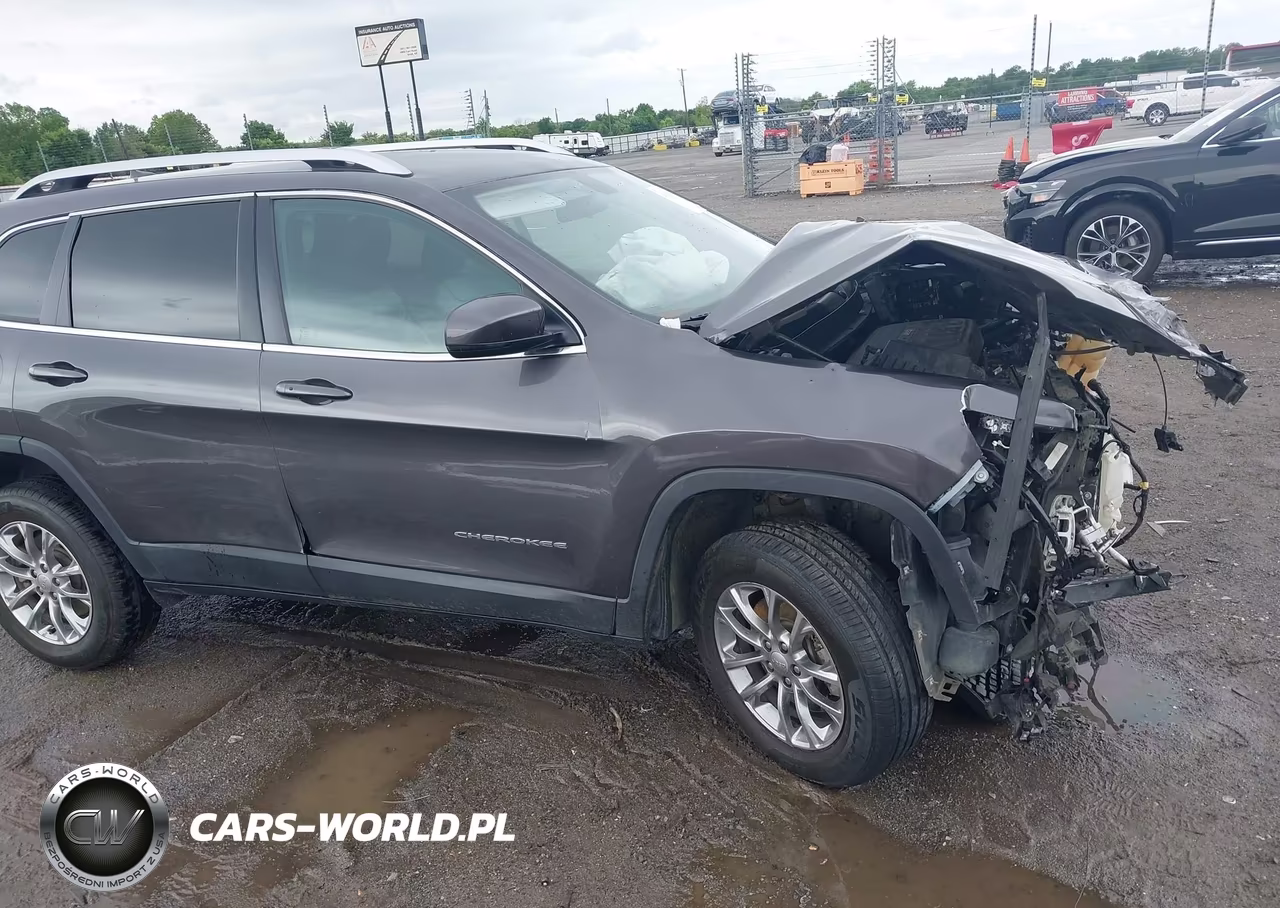2019 Jeep Cherokee Latitude Plus 4X4 VIN:1C4PJMLNXKD224253 - 19