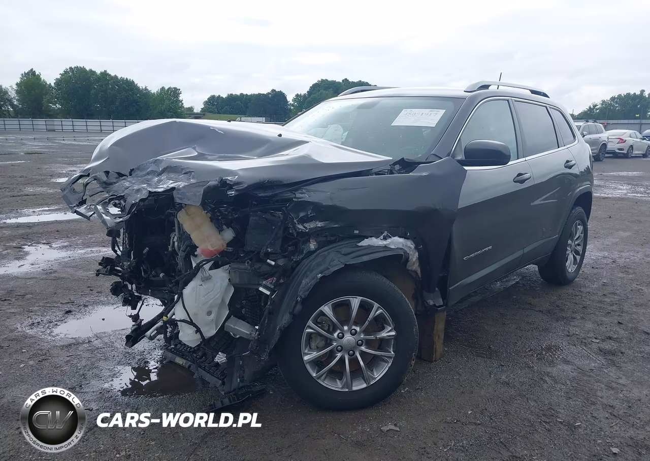 2019 Jeep Cherokee Latitude Plus 4X4 VIN:1C4PJMLNXKD224253 - 2