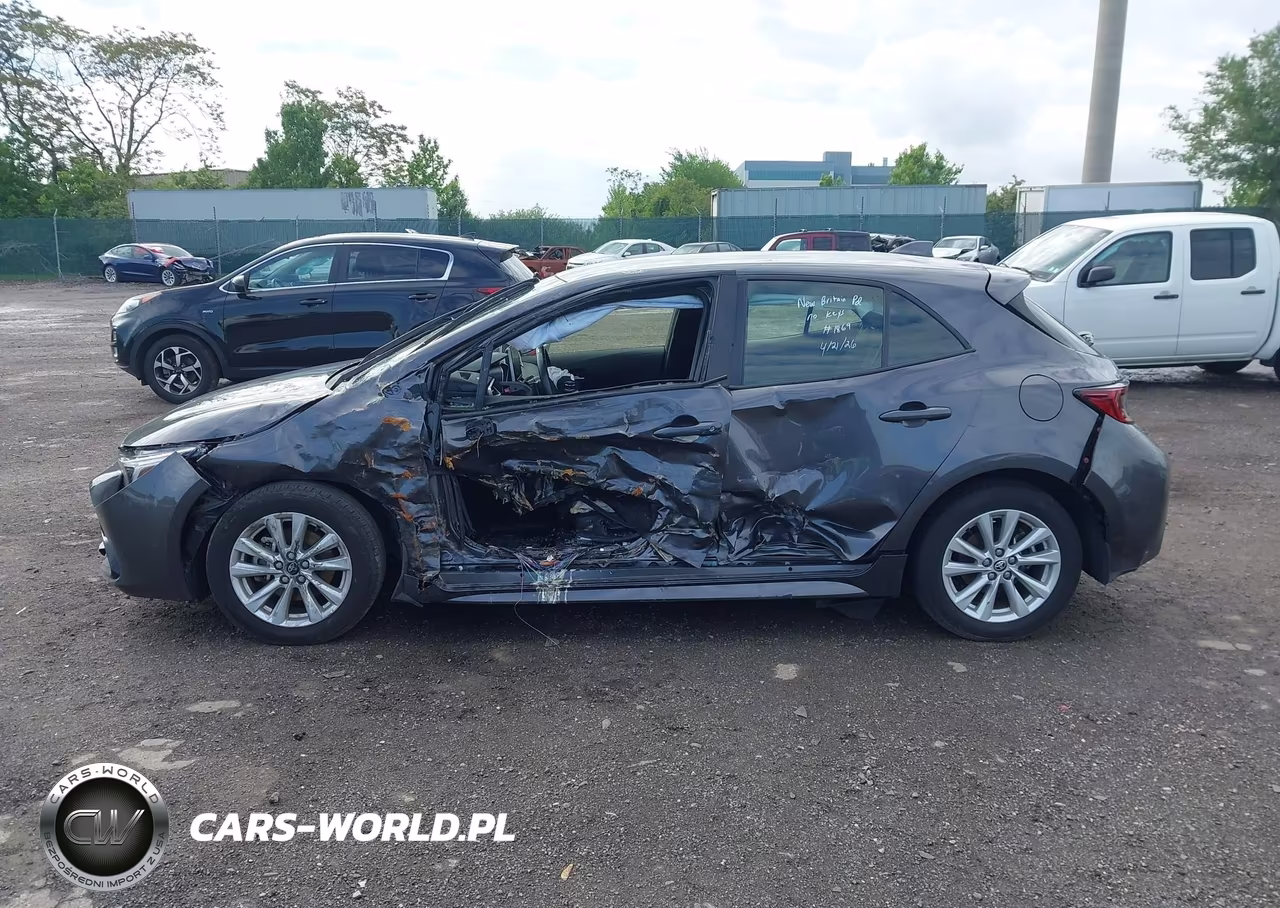 2025 Toyota Corolla Se VIN:JTND4MBE8S3234132 - 14