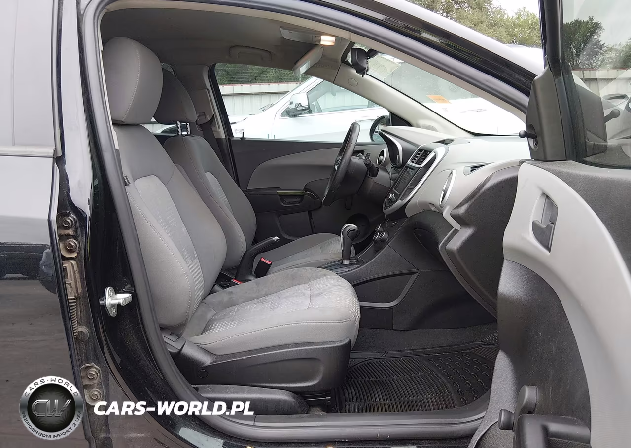 2020 Chevrolet Sonic Fwd 1Fl 5-Door VIN:1G1JG6SBXL4132044 - 5