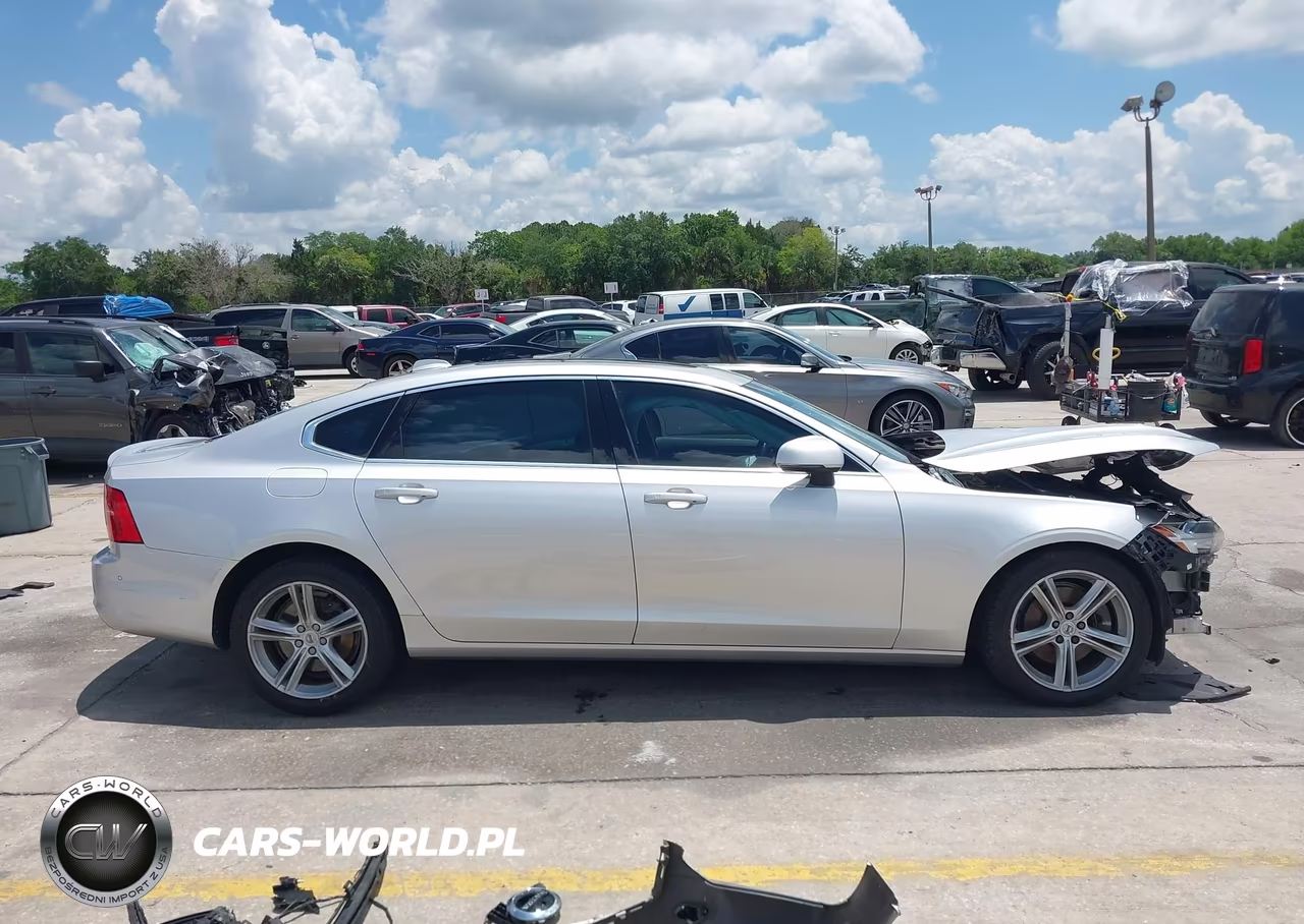 2018 Volvo S90 T5 Momentum VIN:LVY982AK9JP007395 - 14