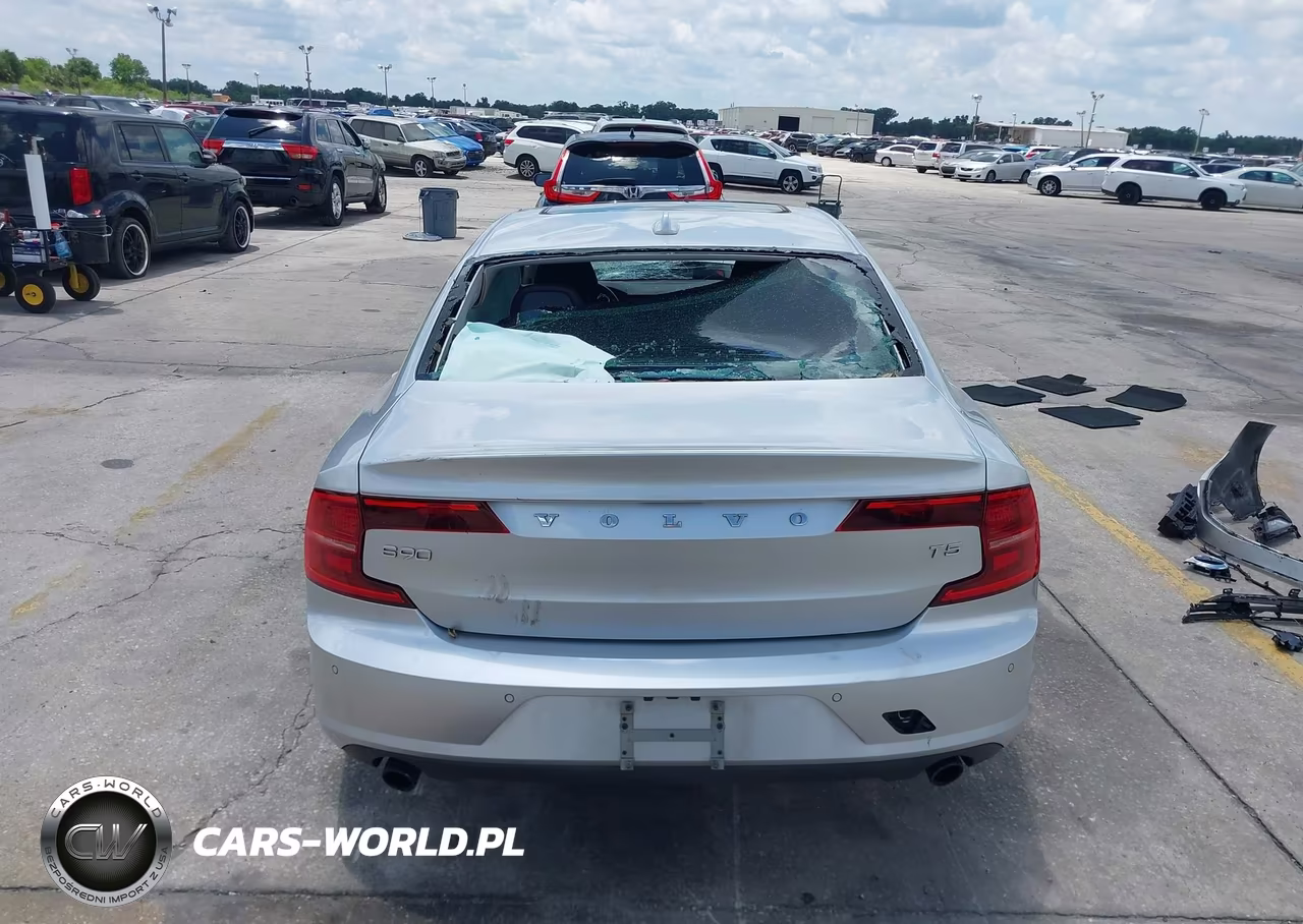 2018 Volvo S90 T5 Momentum VIN:LVY982AK9JP007395 - 17
