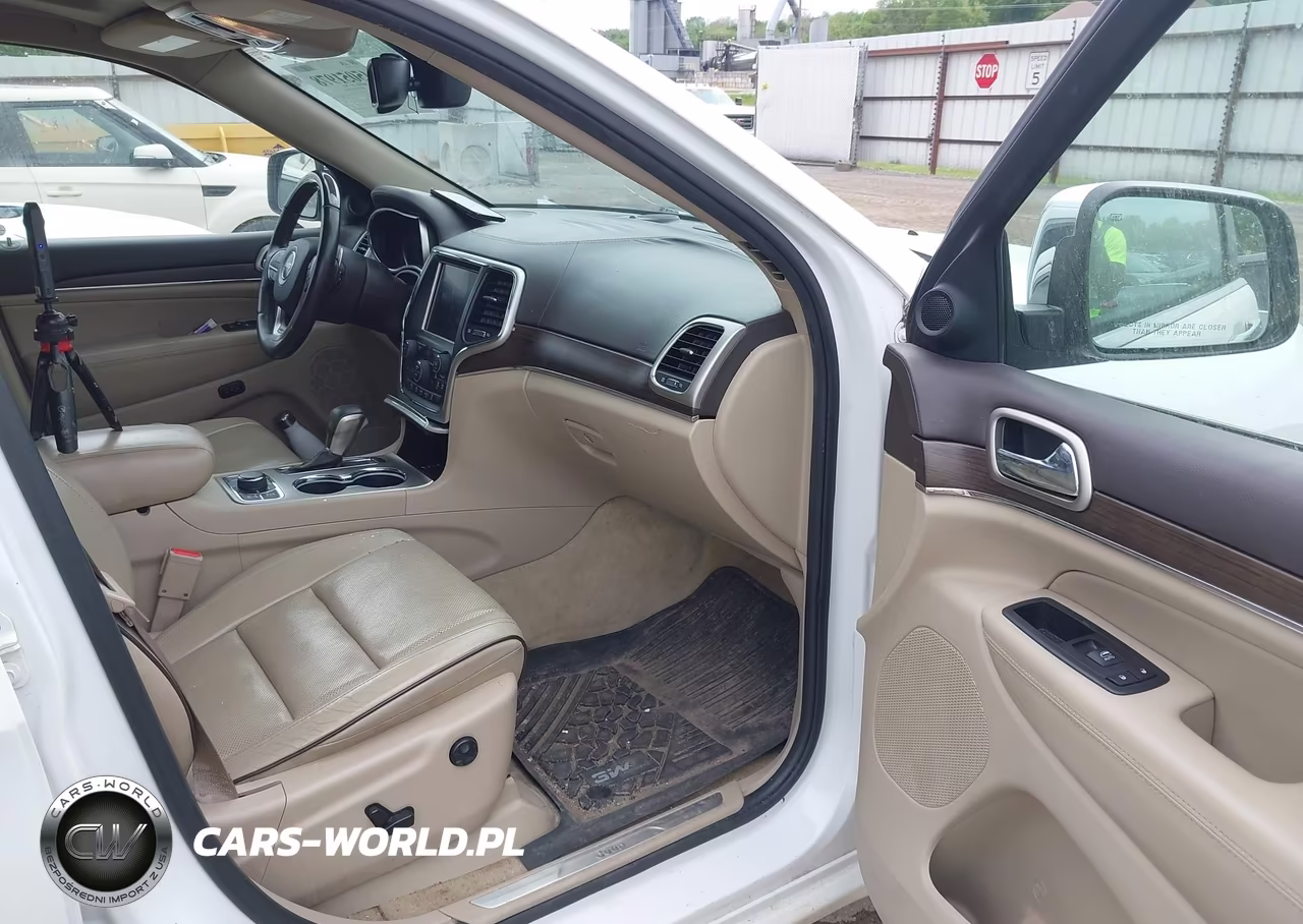 2016 Jeep Grand Cherokee Overland VIN:1C4RJFCG0GC384323 - 5
