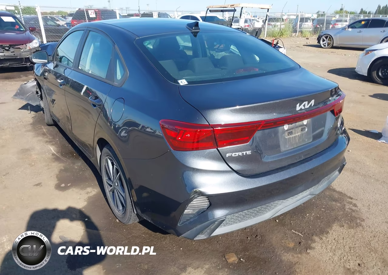 2023 Kia Forte Lxs VIN:3KPF24AD8PE520056 - 3