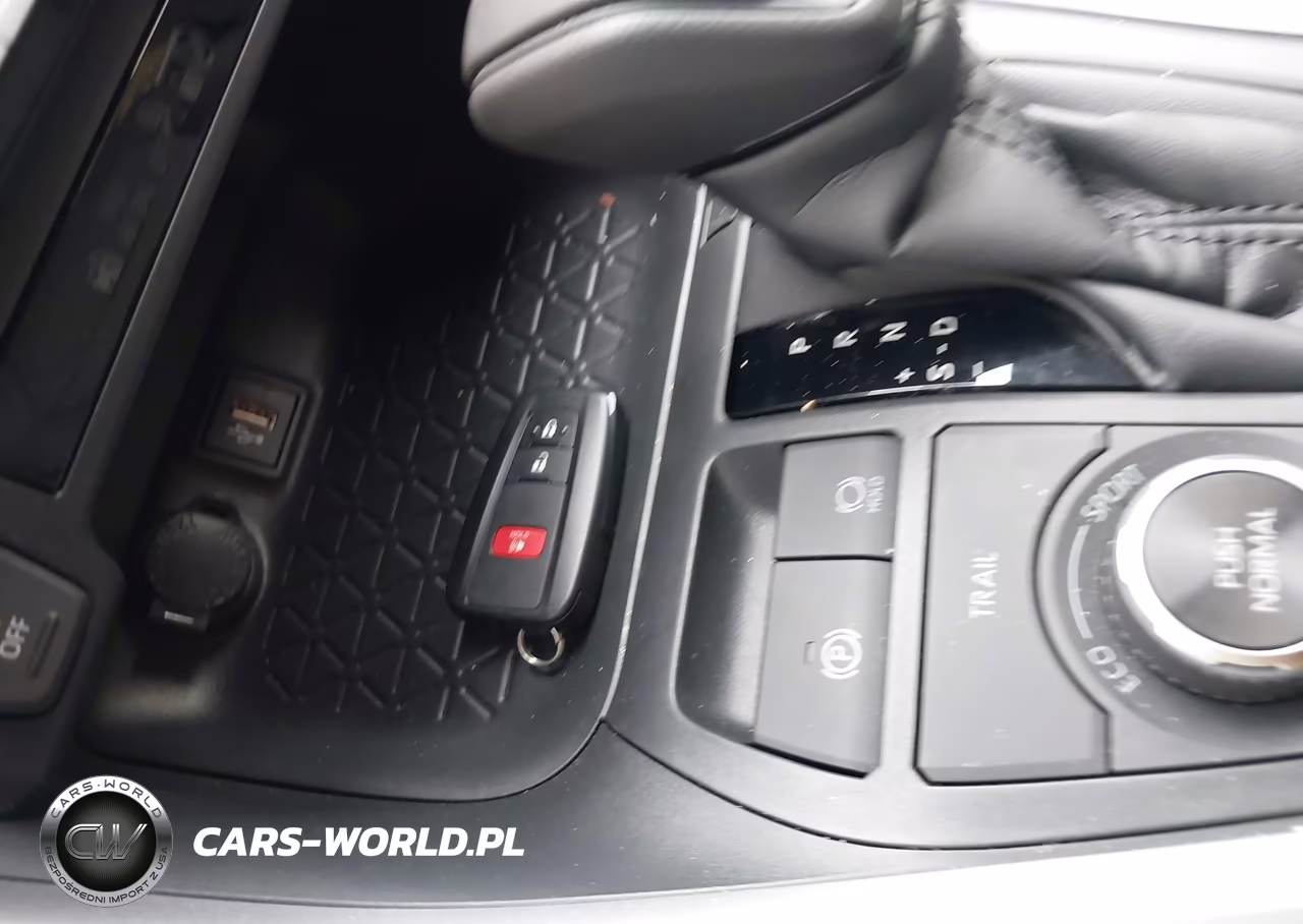 2025 Toyota Rav4 Hybrid Xle VIN:JTMRWRFV0SJ077641 - 11