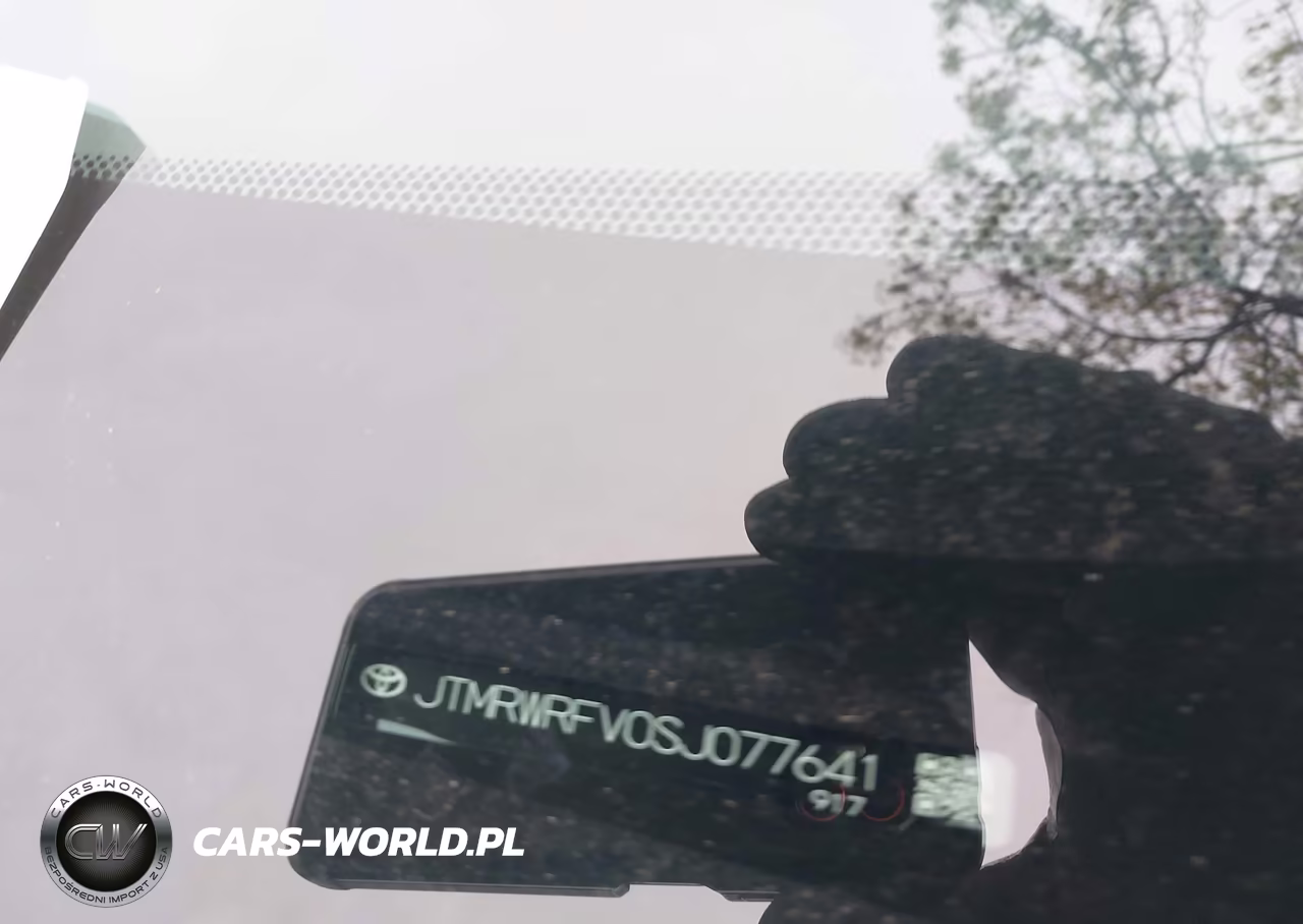 2025 Toyota Rav4 Hybrid Xle VIN:JTMRWRFV0SJ077641 - 17