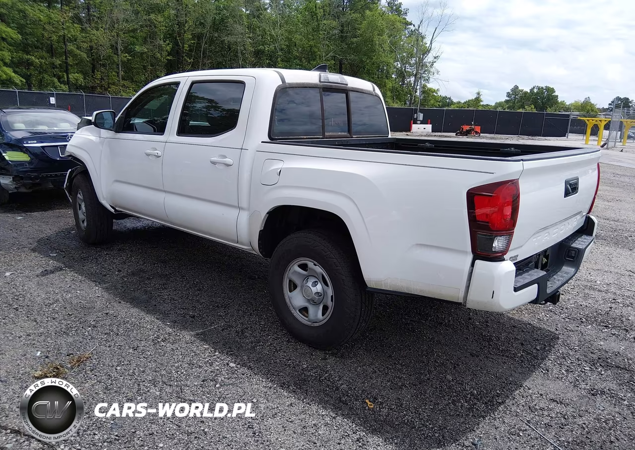 2018 Toyota Tacoma Sr VIN:5TFAX5GN1JX111440 - 3