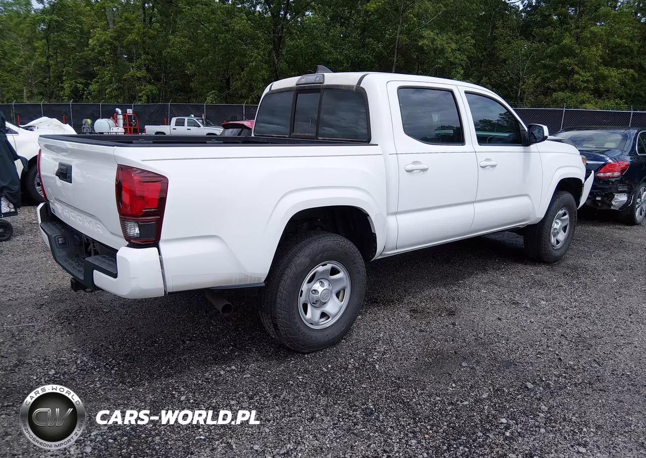 2018 Toyota Tacoma Sr VIN:5TFAX5GN1JX111440 - 4