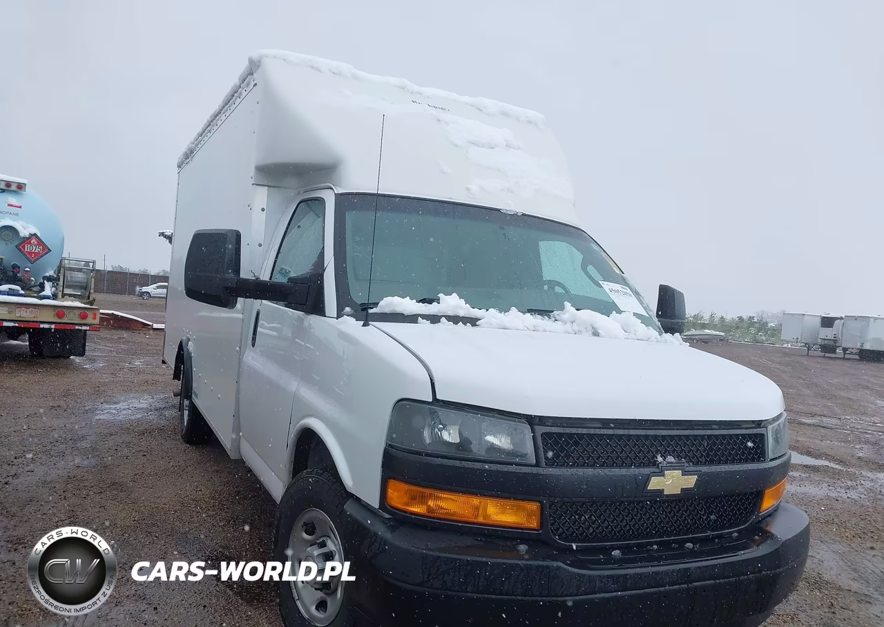 2023 Chevrolet Express Cutaway Work Van VIN:1GB0GSF77P1103906 - 13
