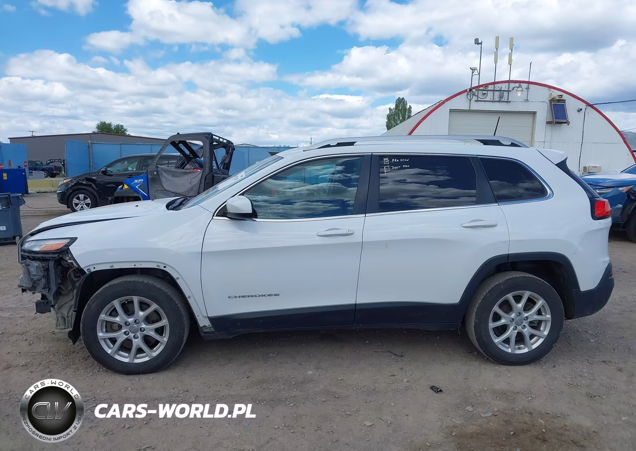 2016 Jeep Cherokee Latitude VIN:1C4PJLCB6GW177945 - 15