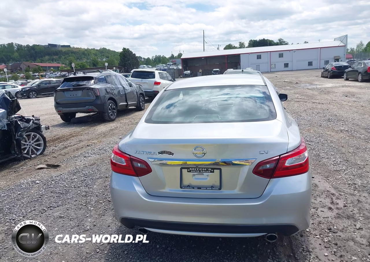 2018 Nissan Altima 2.5 VIN:1N4AL3AP2JC156099 - 16