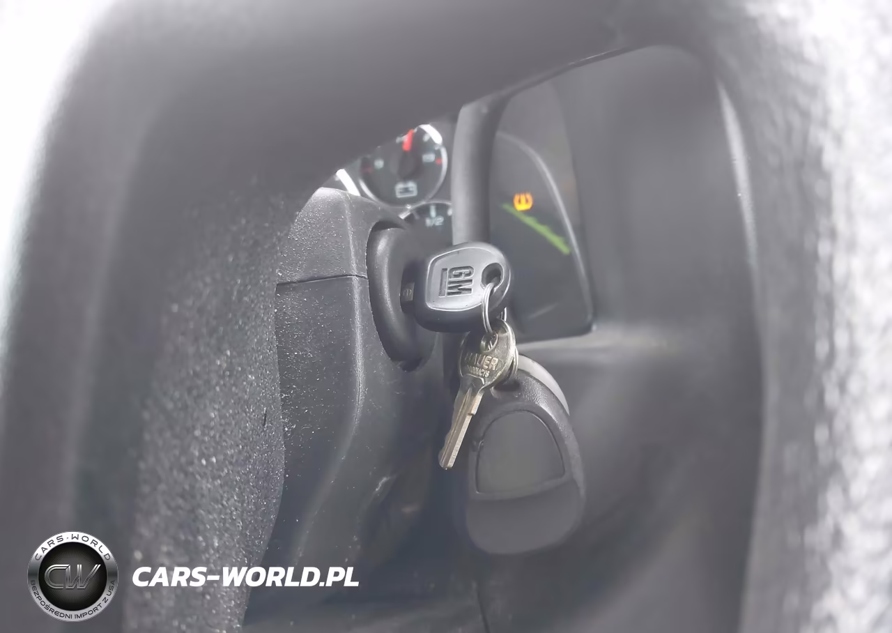 2023 Chevrolet Express Cutaway Work Van VIN:1GB0GSF75P1104102 - 11