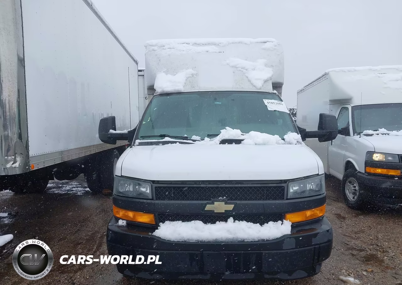 2023 Chevrolet Express Cutaway Work Van VIN:1GB0GSF75P1104102 - 12